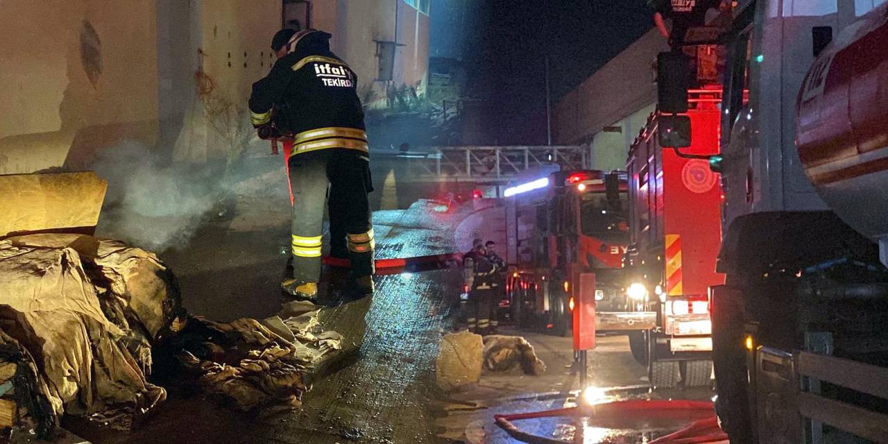 Tekirdağ’da yangın paniği! Fabrika alev alev yandı
