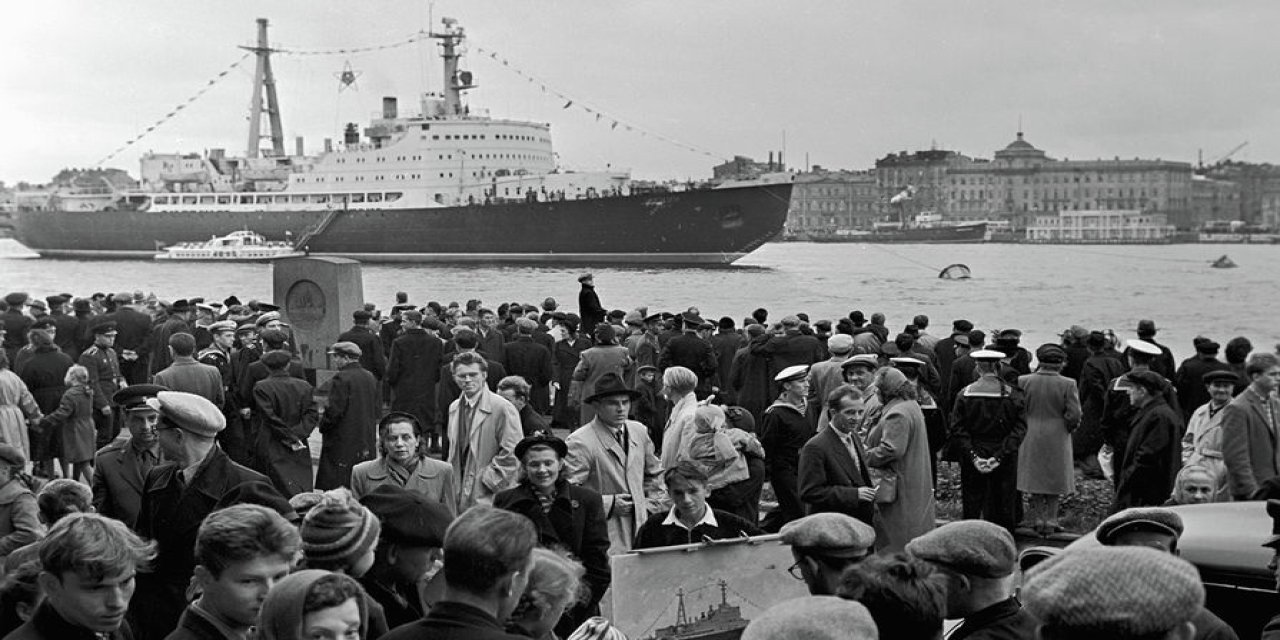 Emekliye ayrılan Lenin’i 1 milyon kişi ziyaret etti