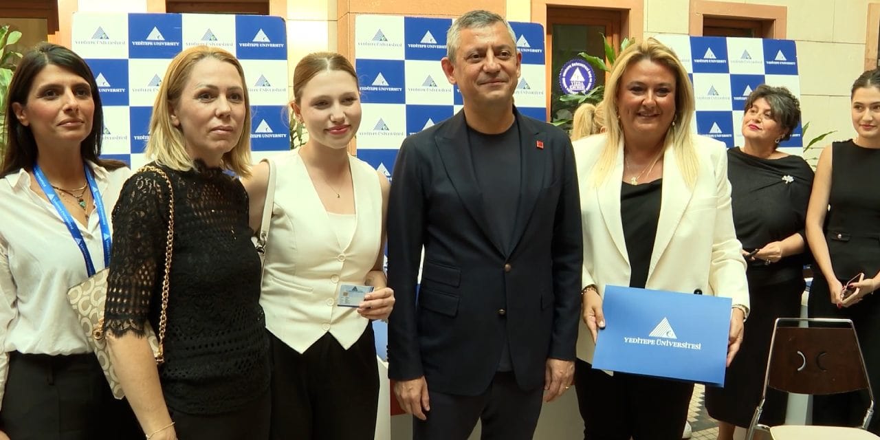 Siyasette 'vefa' böyle olur! Özgür Özel, Nehir'in üniversite kayıt gününde de yanındaydı