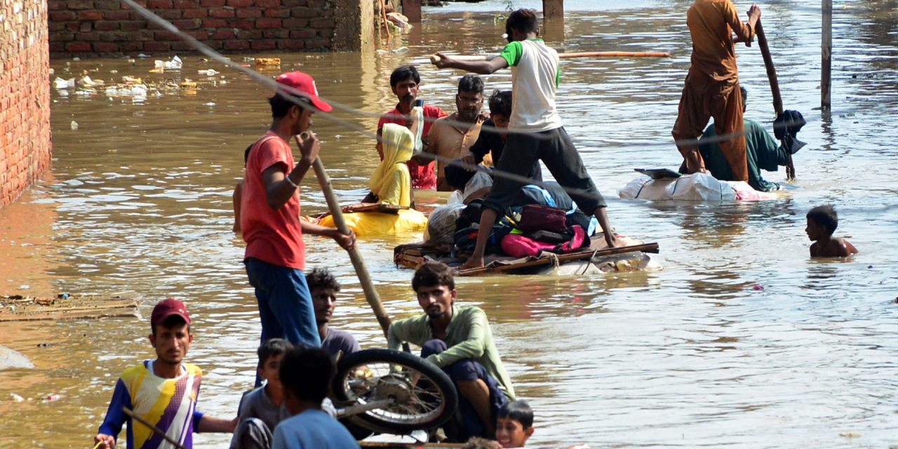 300 bin kişi 48 saatte tahliye edildi