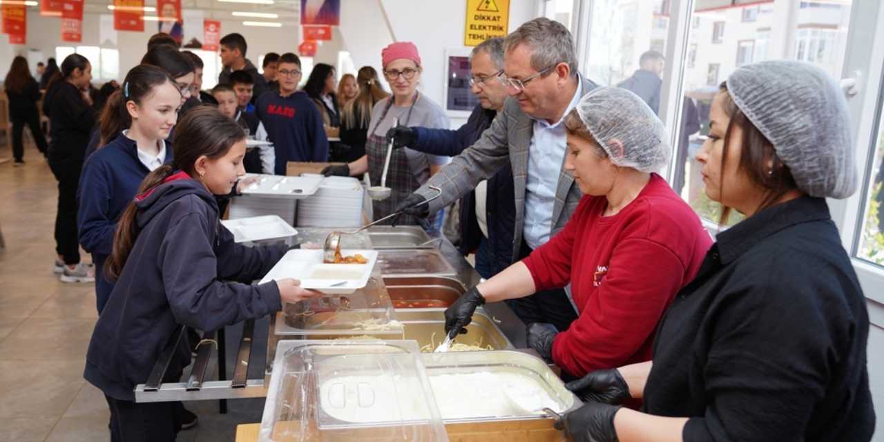 Kent Lokantası'nda 3 çeşit yemek 30 TL!