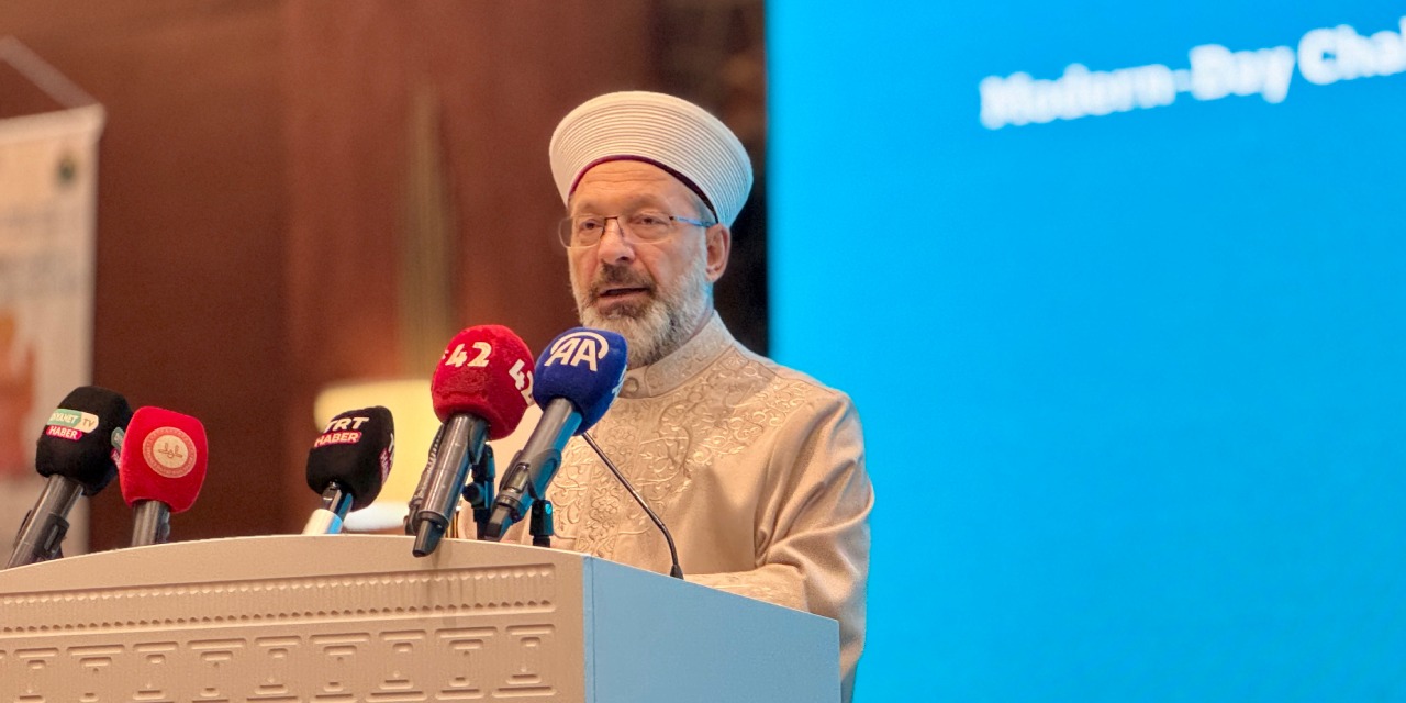 Ali Erbaş boşanma istatistikleri üzerinden bekarları hedef aldı: Manevi değerlere zarar veren yozlaşma