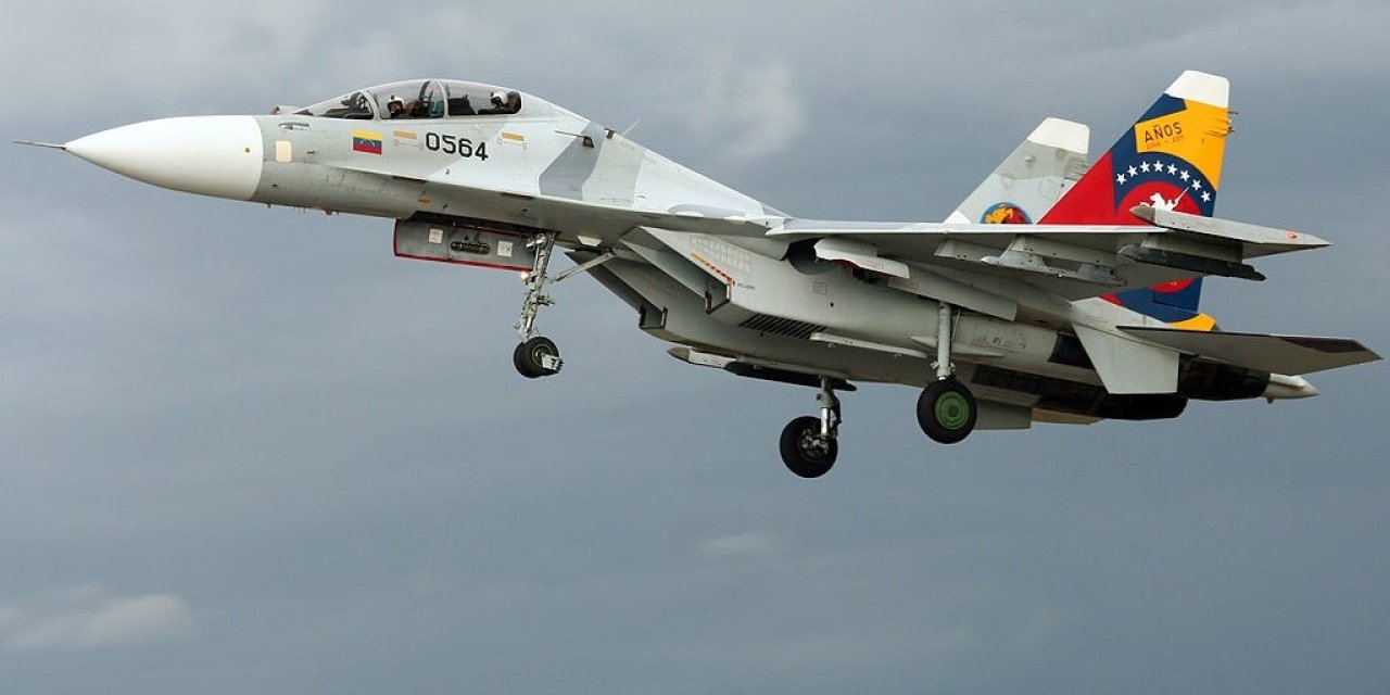 Venezuela ABD Donanması üzerinde savaş jeti uçurdu