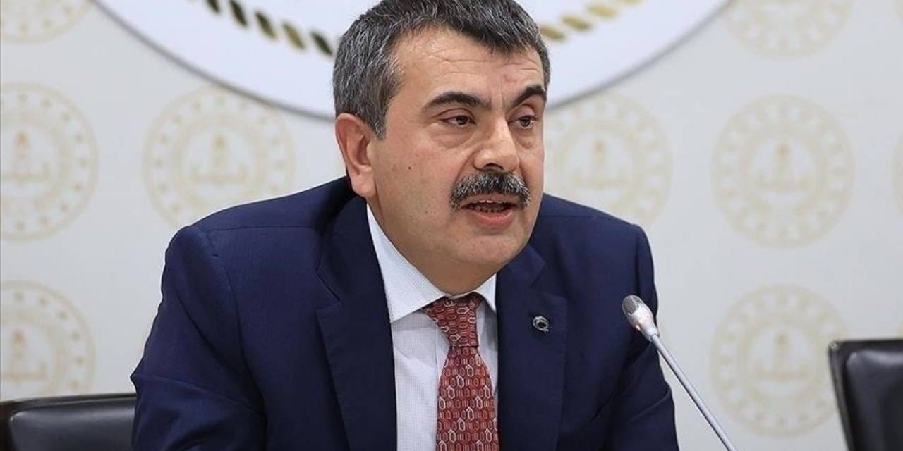 Bakandan kayıt parası ve üniforma açıklaması