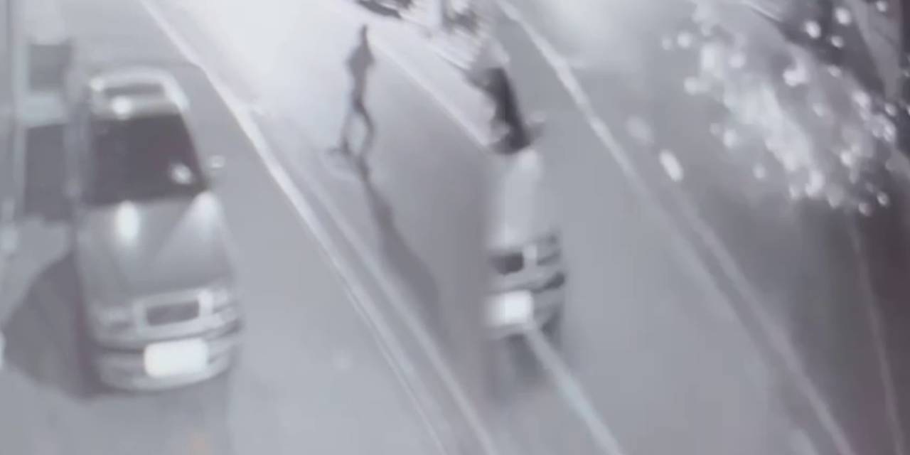 Kocaeli’de akılalmaz olay! Sokağa el yapımı patlayıcı fırlattı