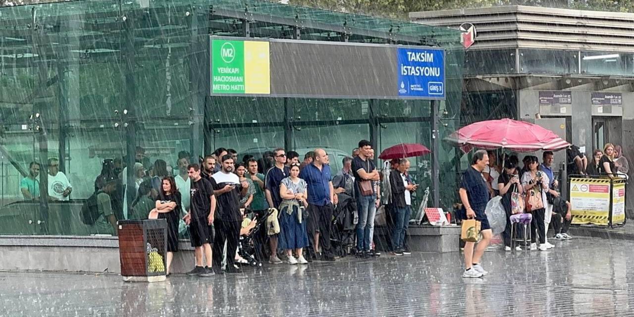 İstanbul yağmura teslim olacak! Saat verildi, uyarılar ardı ardına geldi