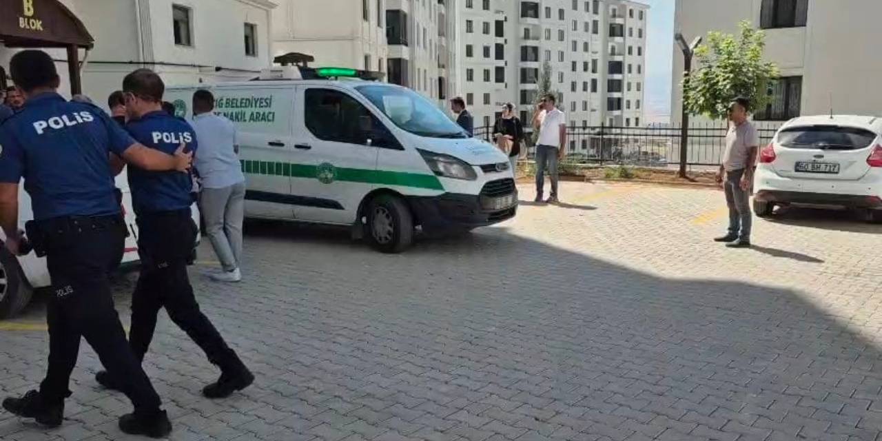 Başkomiser eşiyle yakaladığı jandarmayı öldürdü