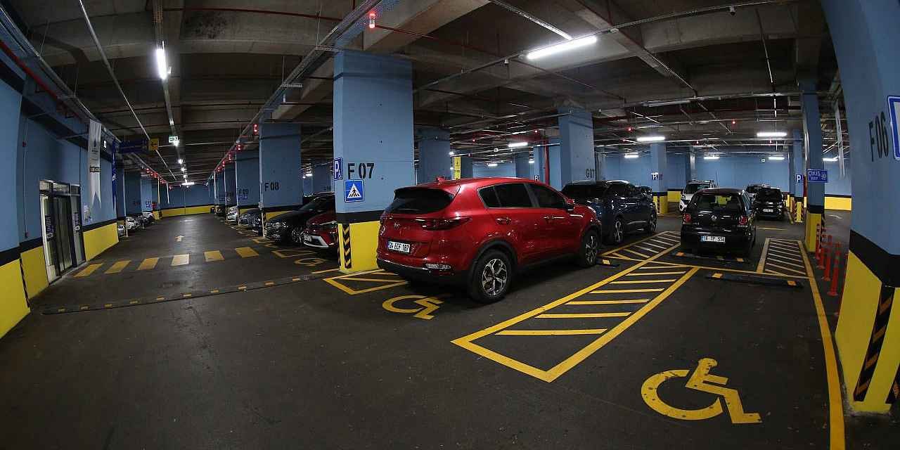 Aracı 2 gün otoparkta kalan sürücüye şok fatura: Arabanın anahtarını bırakınız yazaydınız