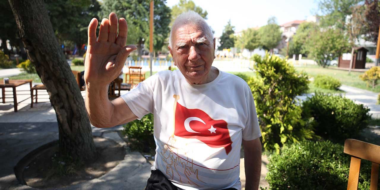 83 yaşındaki "Yüzyılın Atleti'' gençlere örnek oluyor