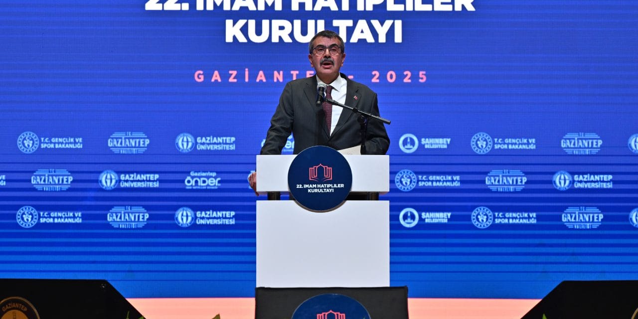 Yusuf Tekin: Dünyada imam hatip tarzında bir model yok isteyen ülkelerle bu modeli paylaşabiliriz