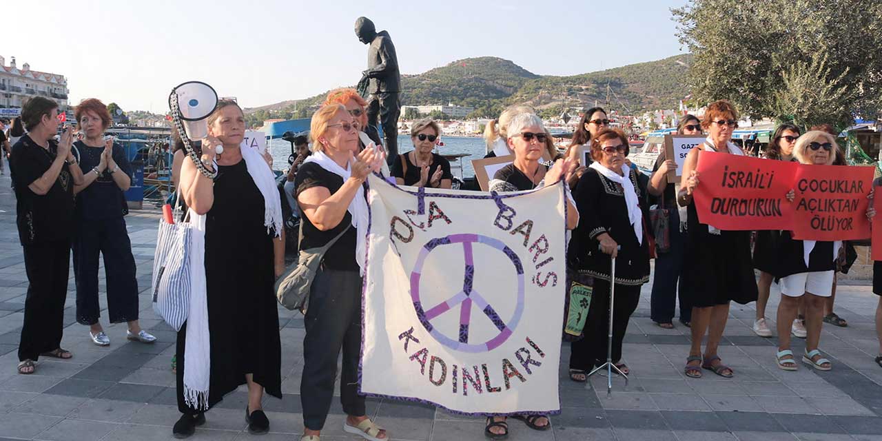 Foçalı kadınlar İsrail'i protesto etti: Eyleme turistler de katıldı
