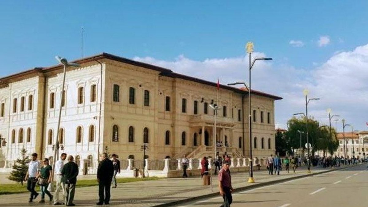 Sivas Belediyesi'nin "Mursi Caddesi" teklifi kabul edilmedi! İstiklal Caddesi’nin adı değişmedi