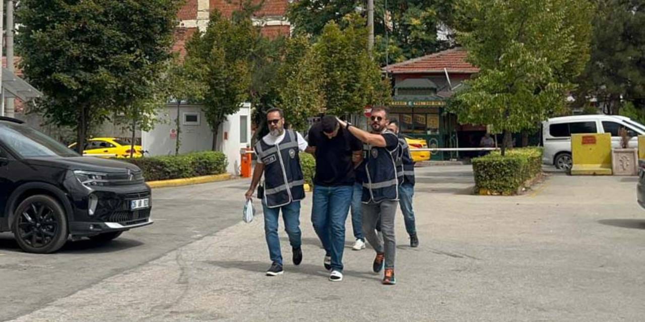 Ambulansı takip edip sağlıkçılara saldırdılar: Baba ve oğlu tutuklandı