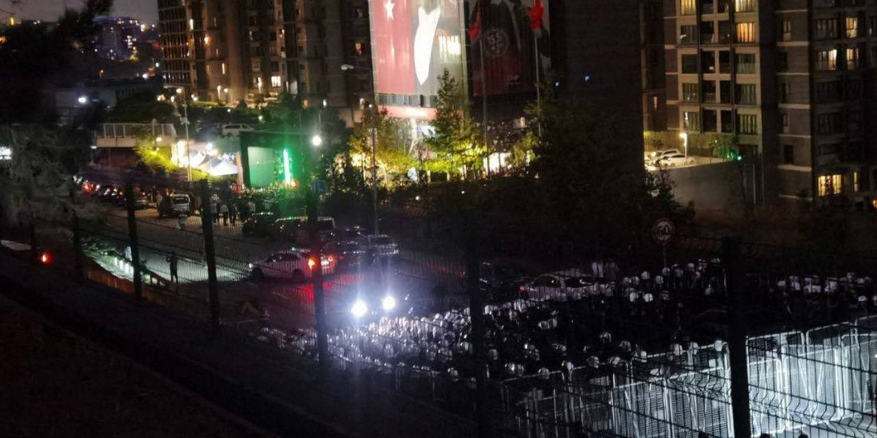CHP İstanbul'a polis ablukasına tepkiler çığ gibi