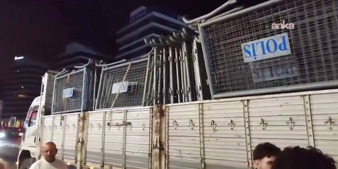 Sabaha karşı yeni barikatlar getirildi: CHP İstanbul İl Başkanlığı kuşatıldı