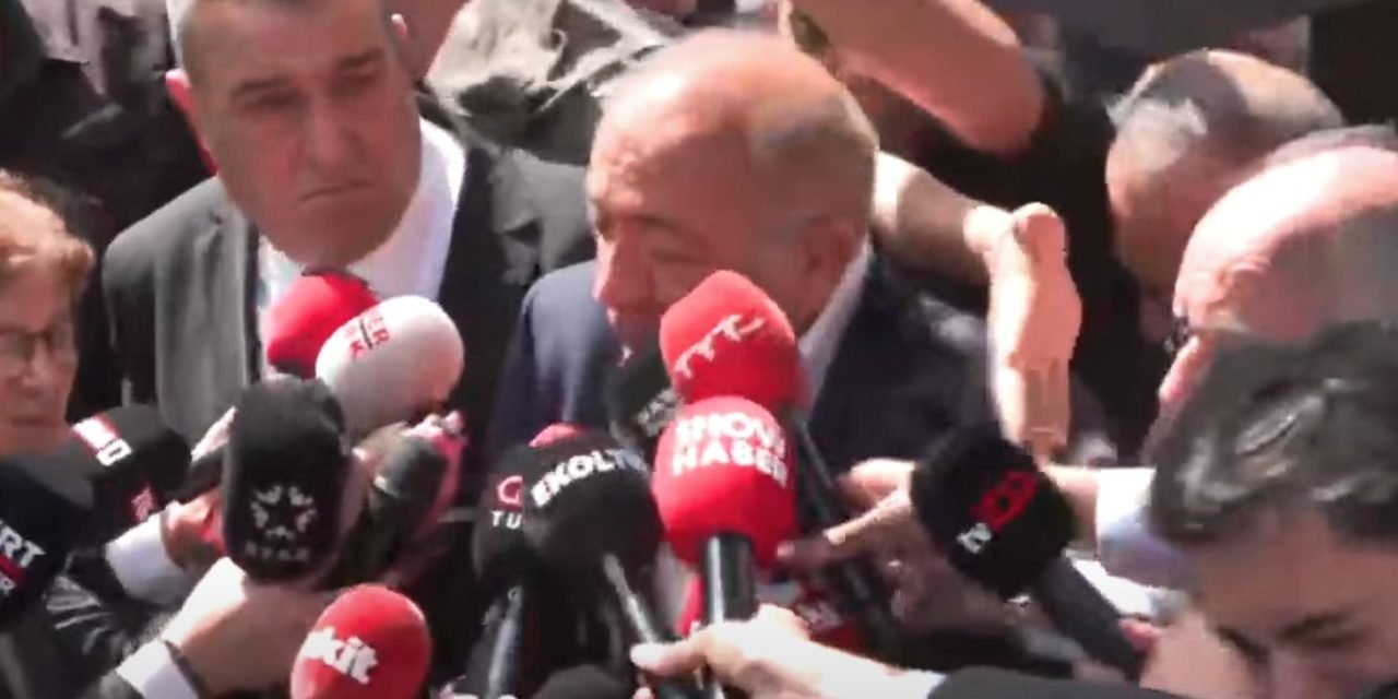 Kayyum Gürsel Tekin'in kafasına su şişesi atıldı