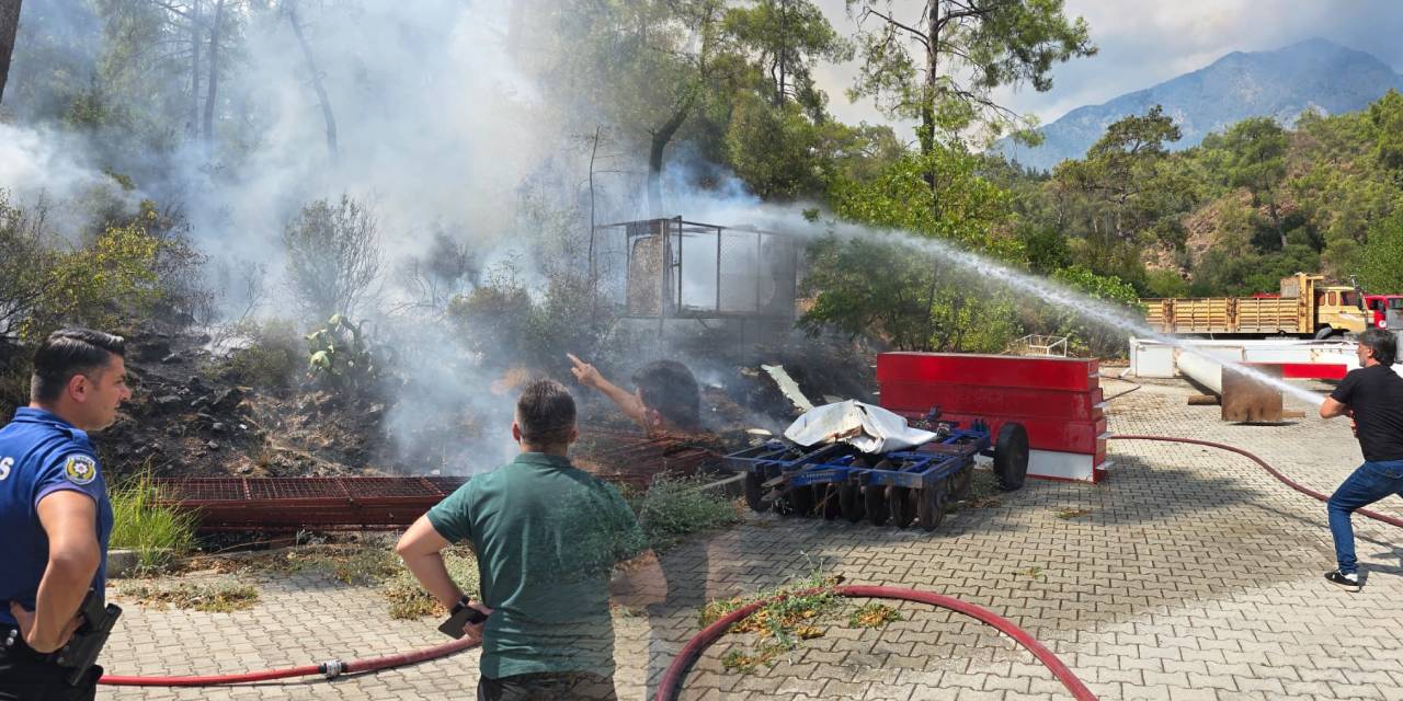 Antalya’daki orman yangını kontrol altında!