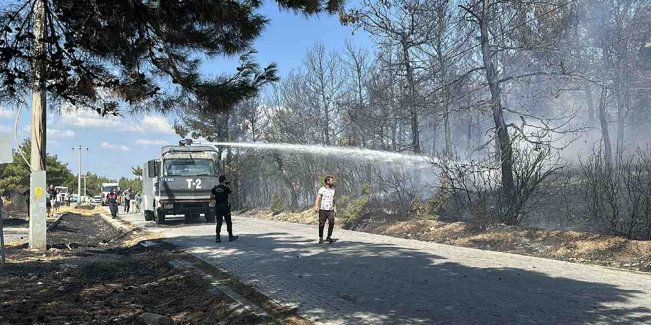 Yangın 1 saat 15 dakika sonra kontrol altına alındı