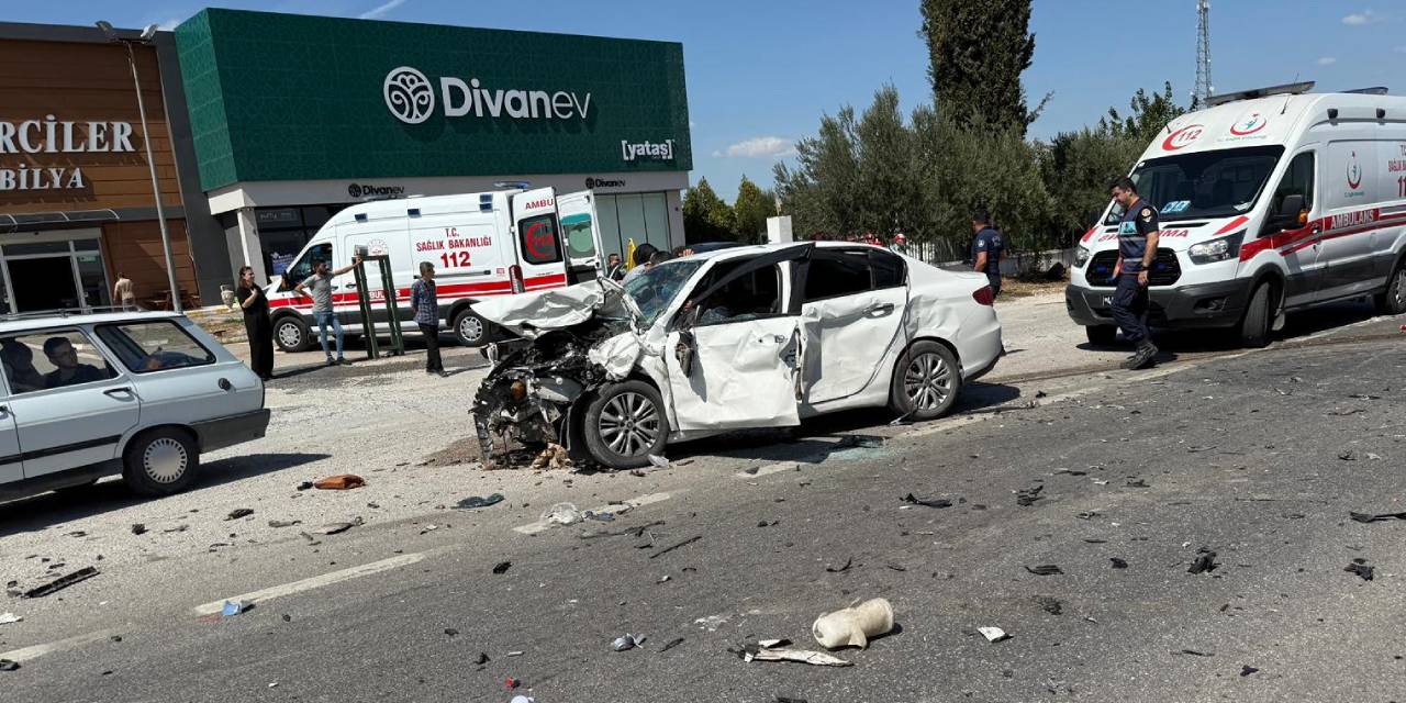 Manisa'da zincirleme trafik kazası: 1 kişi hayatını kaybetti