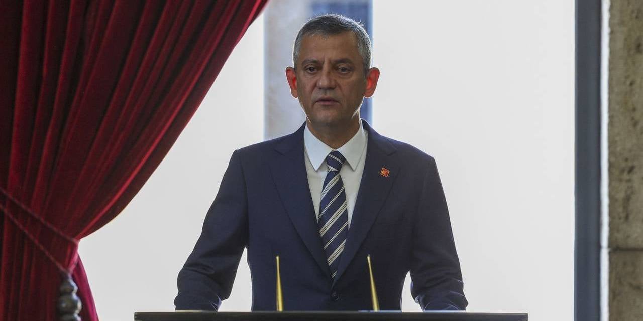 Özgür Özel'den 'Eczacılar Günü' mesajı