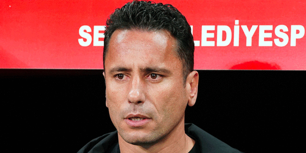 Cem Kavçak pembe tablo çizdi