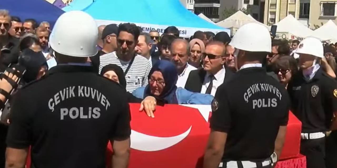 İzmir'deki saldırıda şehit olan polisler son yolculuğuna uğurlandı