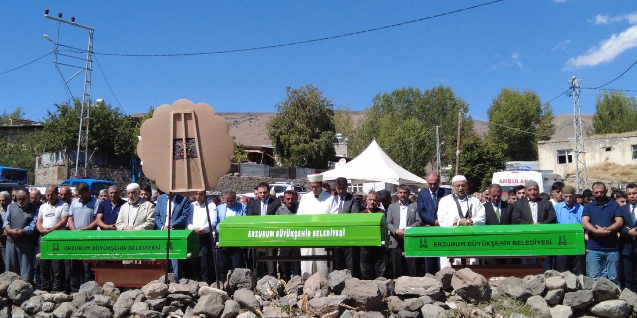 Çöken evde hayatını kaybeden anne ve çocukları gözyaşlarıyla uğurlandı