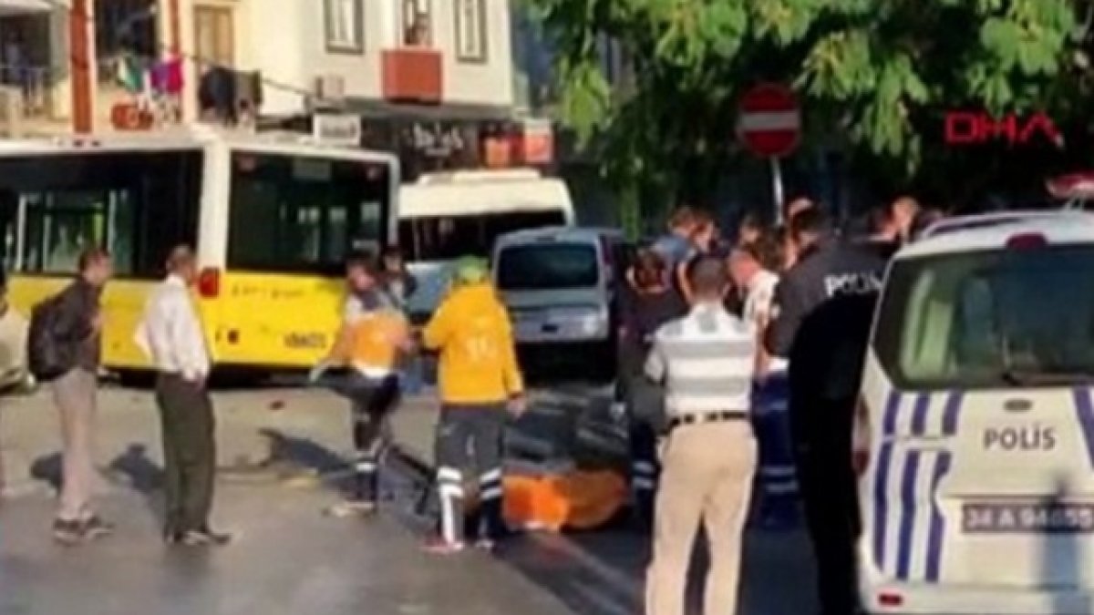 İstanbul’da halk otobüsü dehşeti! İki minibüse çarptı, dükkana girdi...