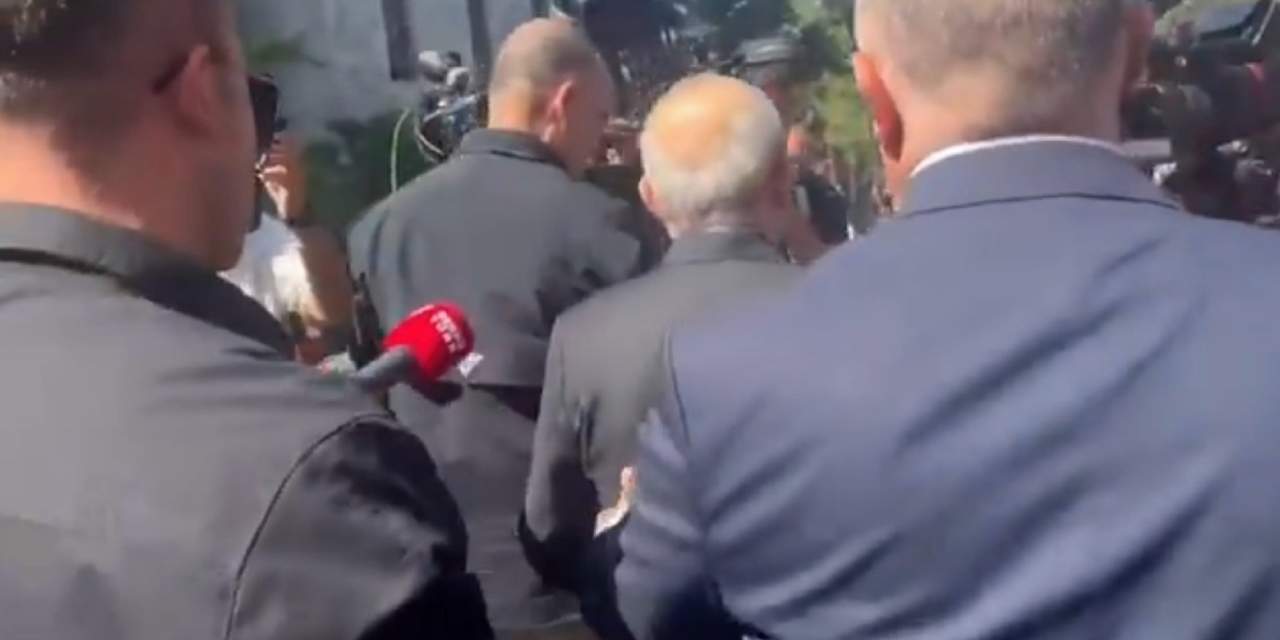 Kılıçdaroğlu döndü sırtını gitti: Sorulara kulak tıkadı
