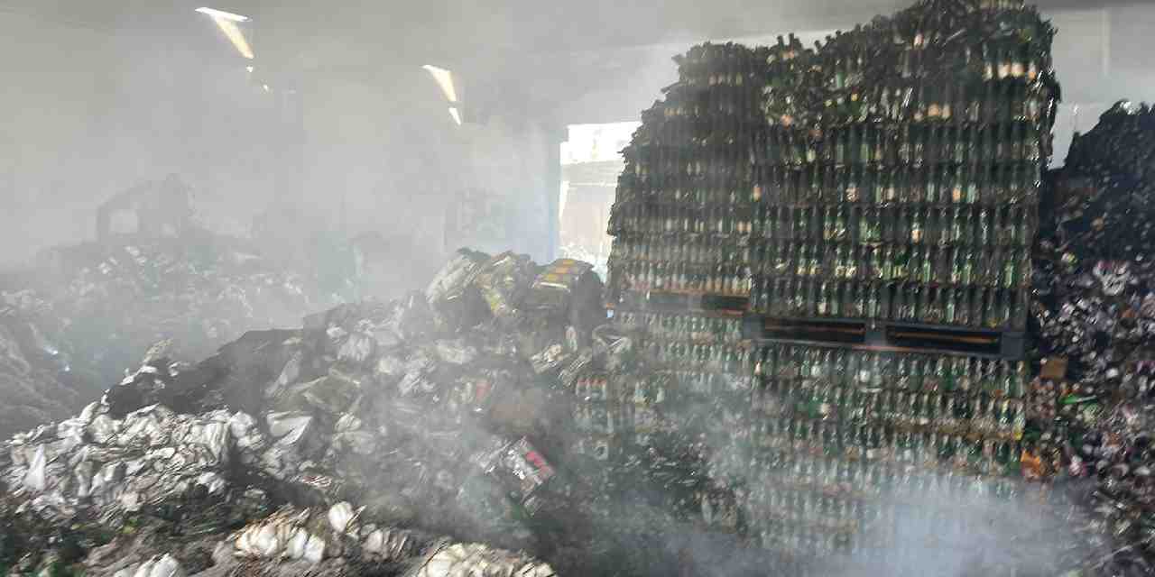 Temizlik malzemesi deposu küle döndü!