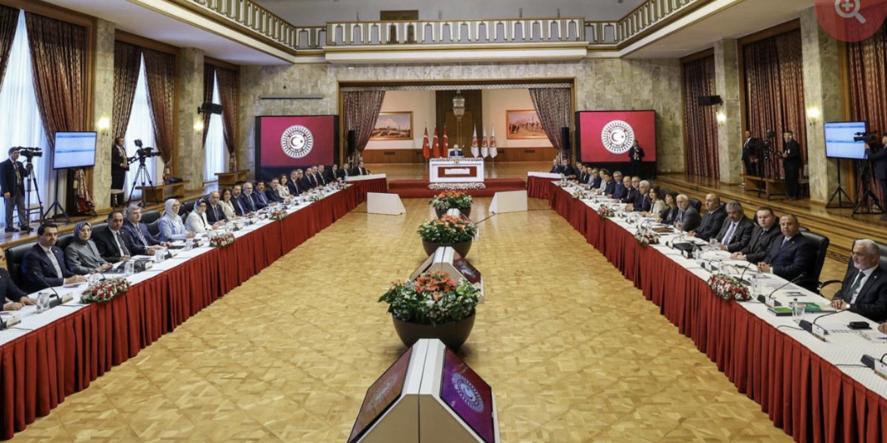 Komisyonda CHP İstanbul'a kayyum gerginliği: AKP'li vekilin 'CHP'nin iç işi' yorumu ortalığı karıştırdı