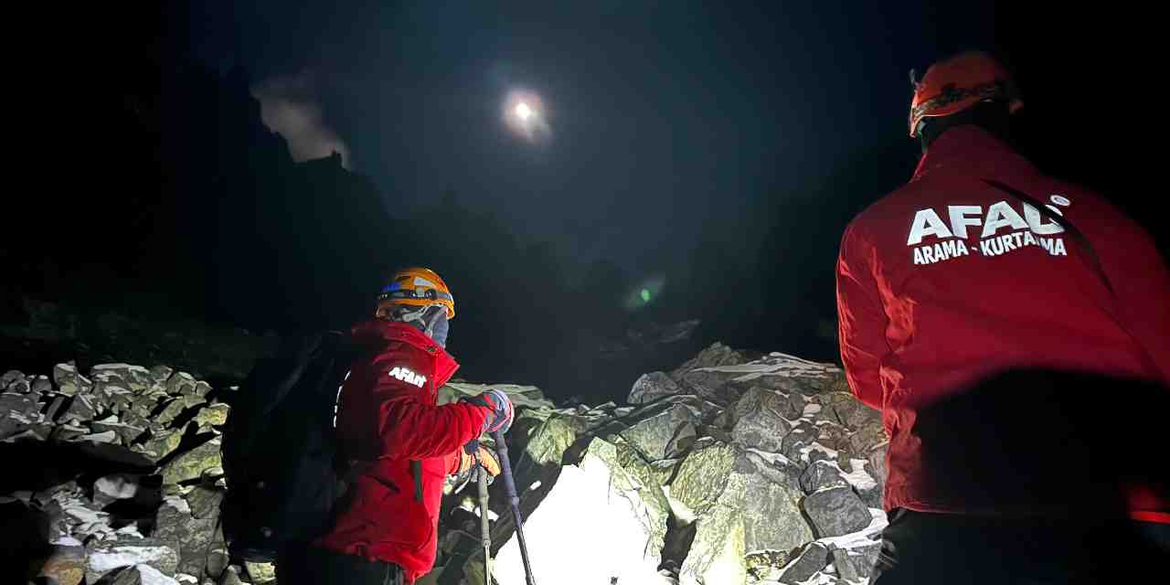 Yaylada yollarını kaybeden turistler 13 saat sonra kurtarıldı