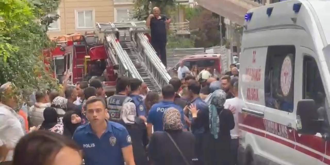 Küçükçekmece'de 5 katlı binada yangın! 1 kişi öldü