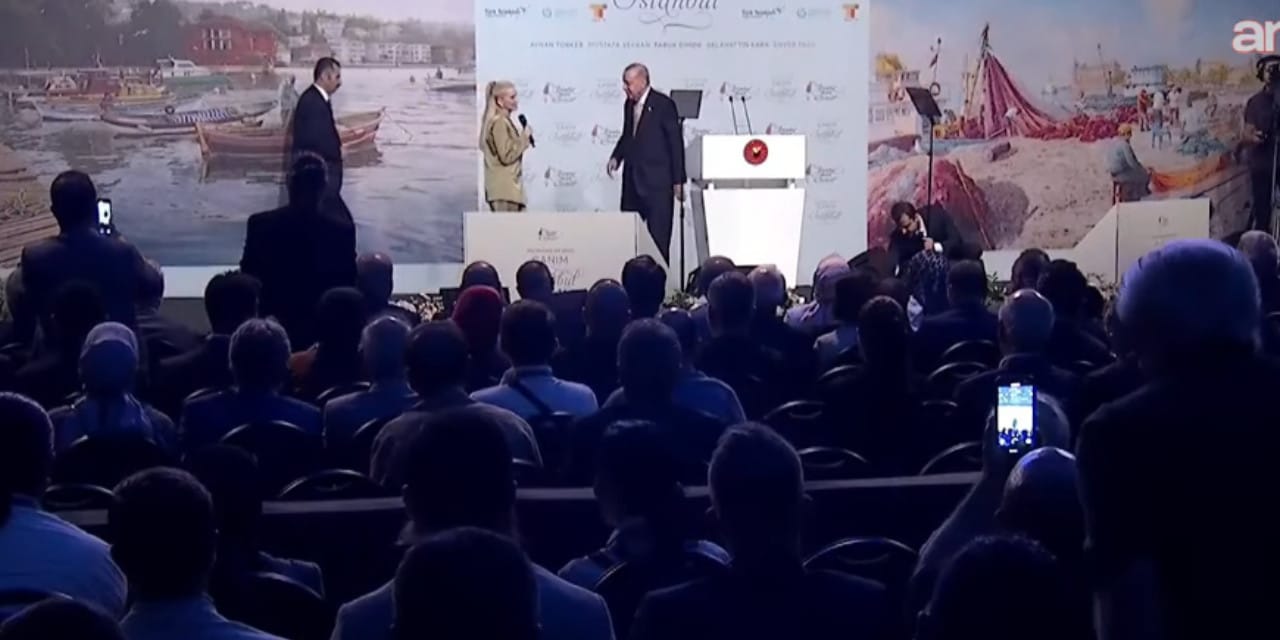 Erdoğan Necip Fazıl şiiri okudu Pelin Çift övmelere doyamadı