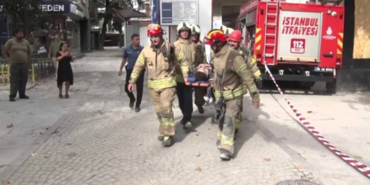 Kadıköy’de şantiyede istinat duvarı kaydı: 2 işçi altında kaldı!