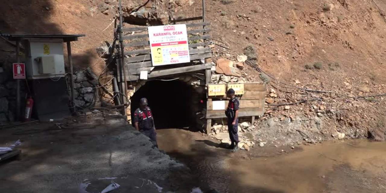 Göçük altında kalan madenci 72 saat sonra kurtarıldı!