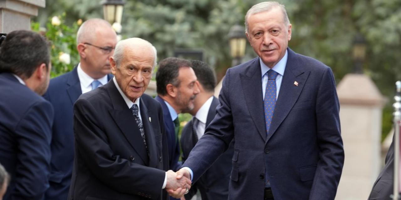 Cumhur İttifakı'nda çatlak sesleri mi?  Bahçeli'nin süreçte Erdoğan'ı işaret etmesi ne anlama geliyor