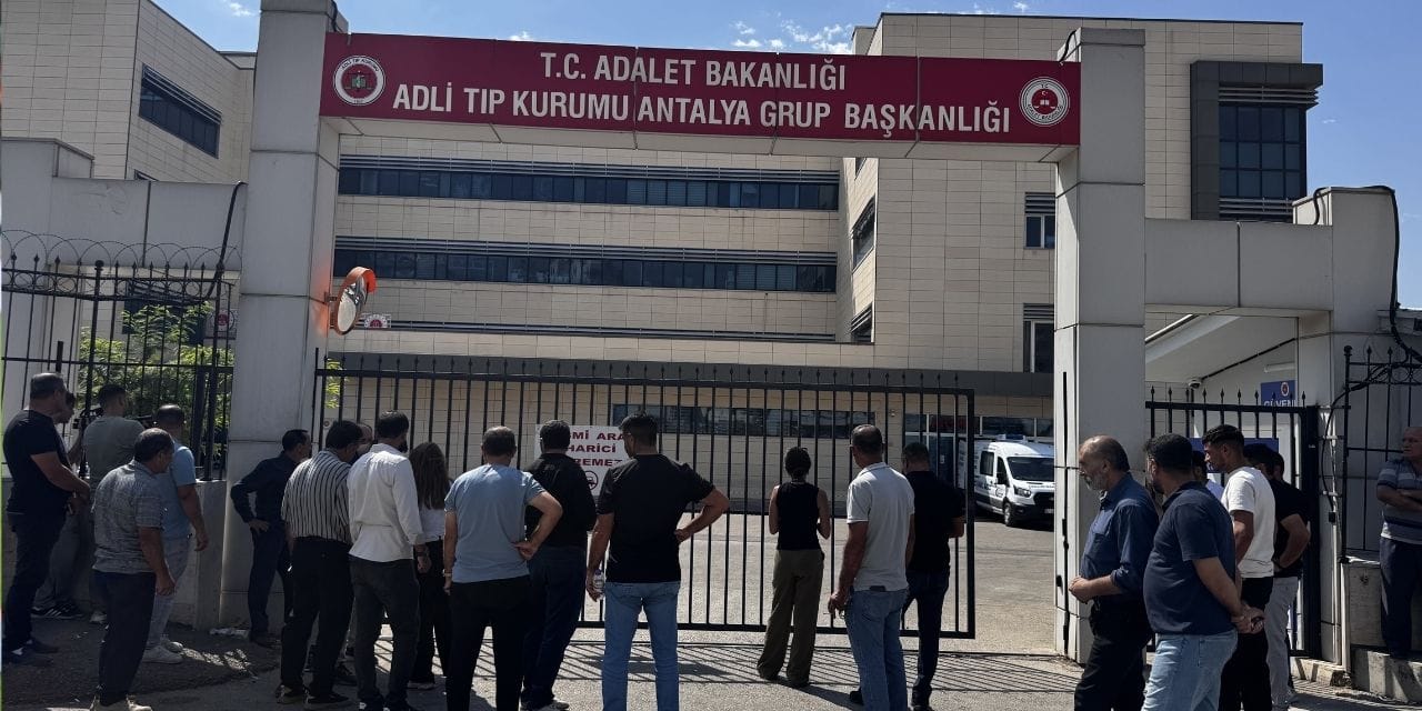 Antalya'da eski karısını boğdu: Genç kadın hayatını kaybetti