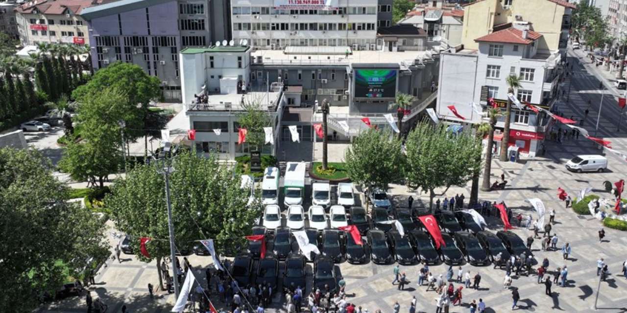 Çavuşoğlu: Belediyenin mülkünde kim varsa çıkaracağım