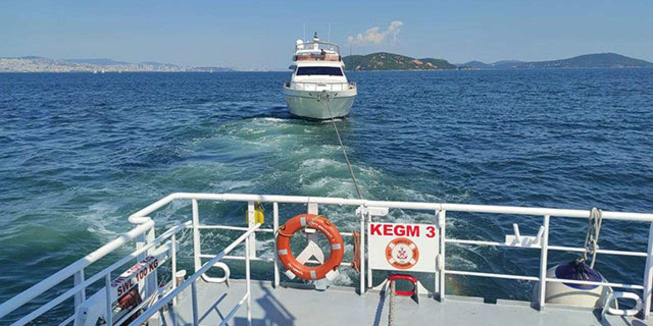 Kınalıada açıklarında sürüklenen tekne kurtarıldı