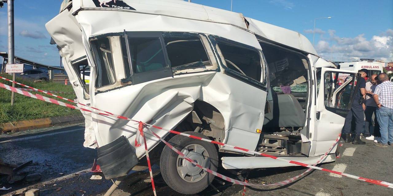 Trabzon'da zincirleme kaza: 14 yaralı