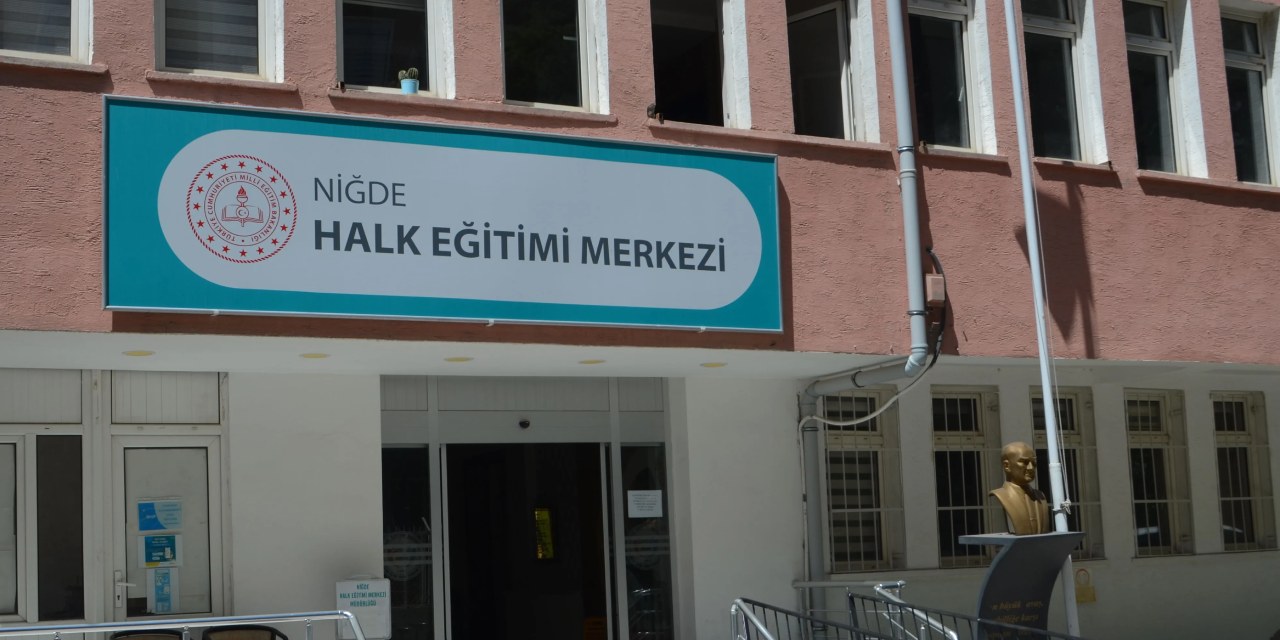 MEB “Halk Eğitimi Merkezi” tabelalarındaki “halk” ifadesini kaldırsın