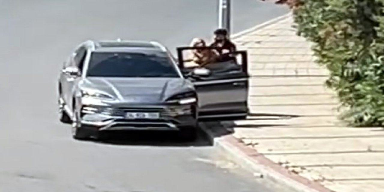 İstanbul'un göbeğinde gündüz gözüyle dehşet: Bir kadının araca zorla bindirildiği anlar kaydedildi