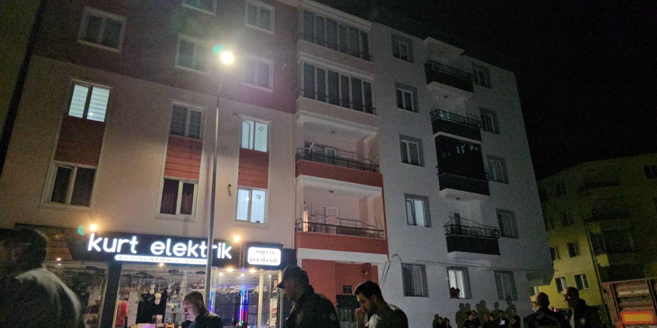 2 kadın pompalı tüfekle apartmanı taradı