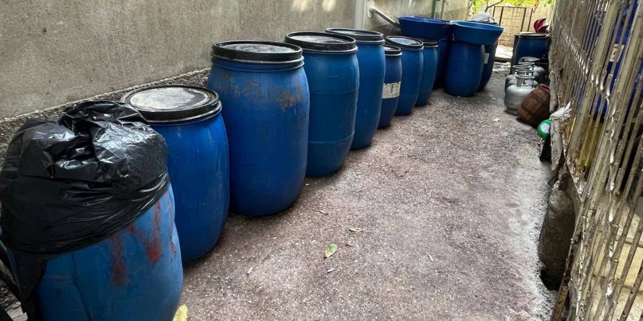 Adana'da sahte içki operasyonu: Binlerce litre ele geçirildi