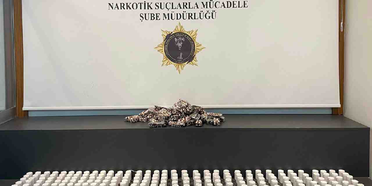Çuvallara gizlenmiş 15 bin uyuşturucu hap buldular