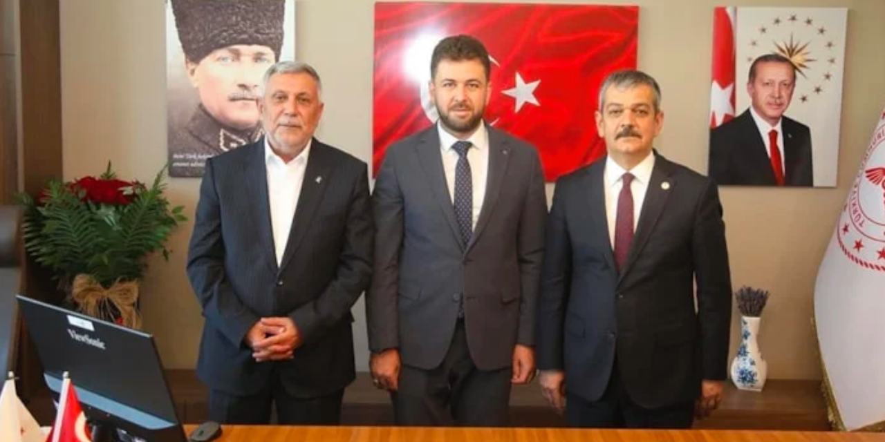 'Yolsuzluk' gölgesinde atama: Başhekime ilk ziyaret AKP'den