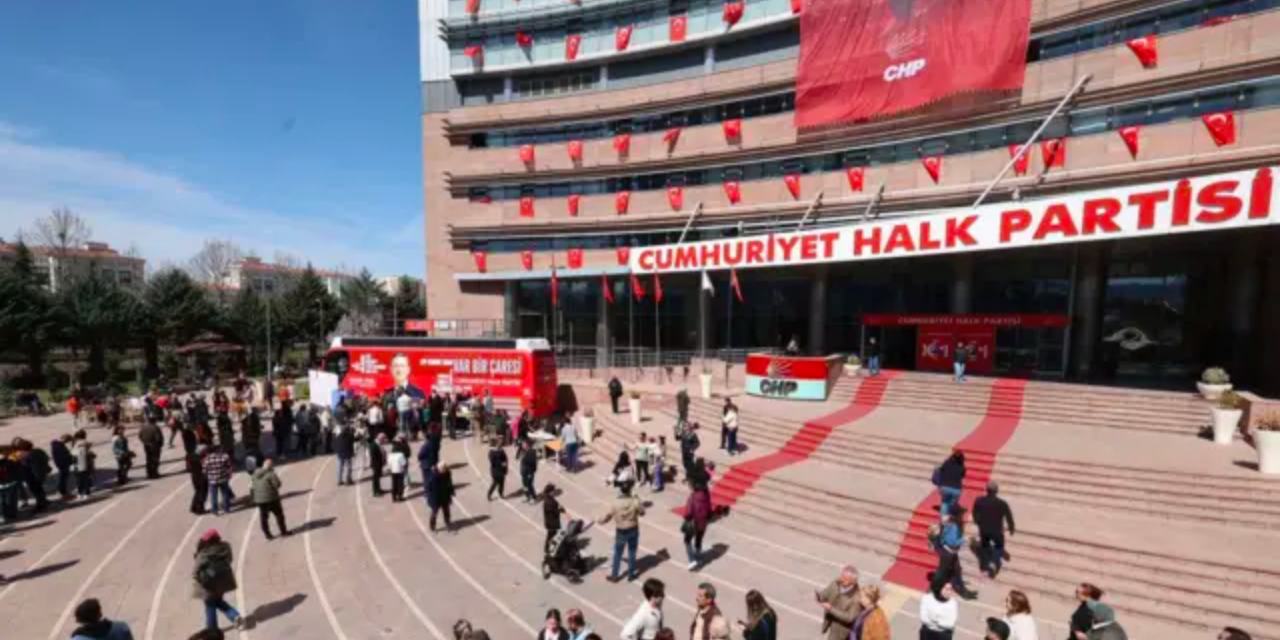 Kurultay davası görülürken CHP Genel Merkezi’nde neler yaşandı? İlk yorum ne oldu? İşte yanıtı!