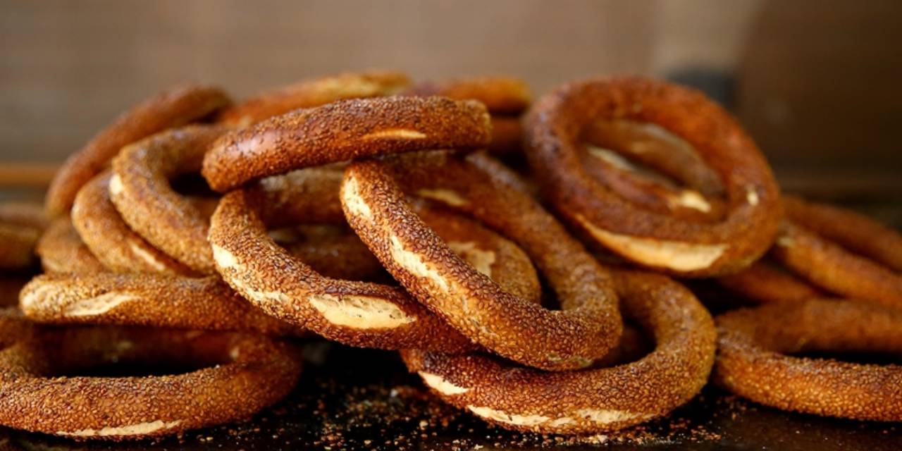 Tepkiler sonuç verdi: Simit zammı geri çekildi!