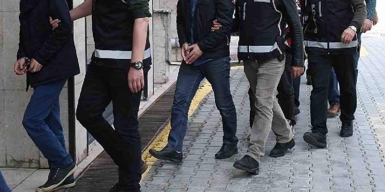 İzmir'de FETÖ operasyonu: Gözaltılar var!